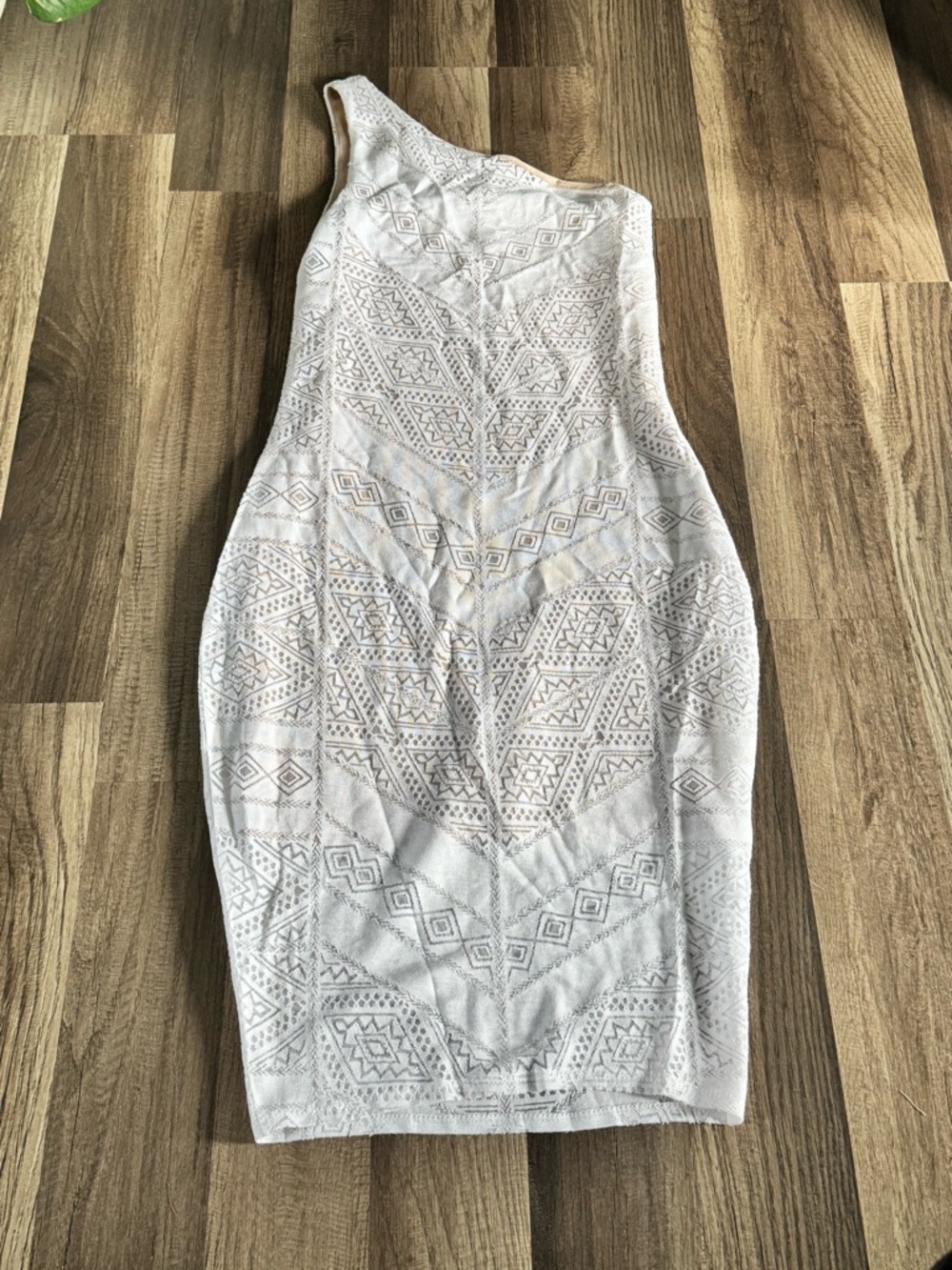 belle sky One-Shoulder White Lace-Pattern Sheath Dress